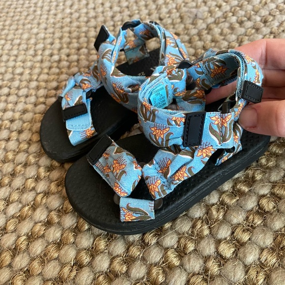 Zara Toddler Sandals - Picture 2 of 5